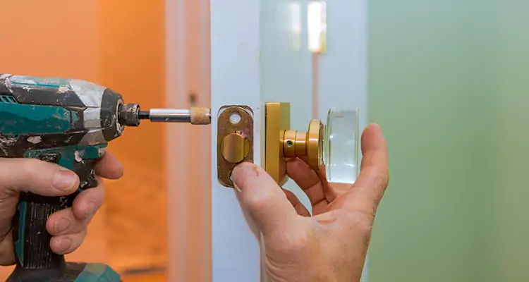 Broken Door Knob Fix in San Mateo, CA